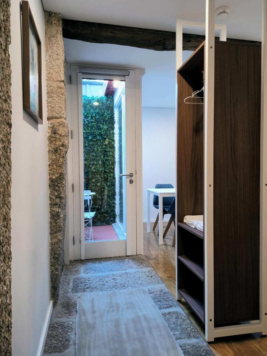Domi Suites & Studios ギマランイス エクステリア 写真