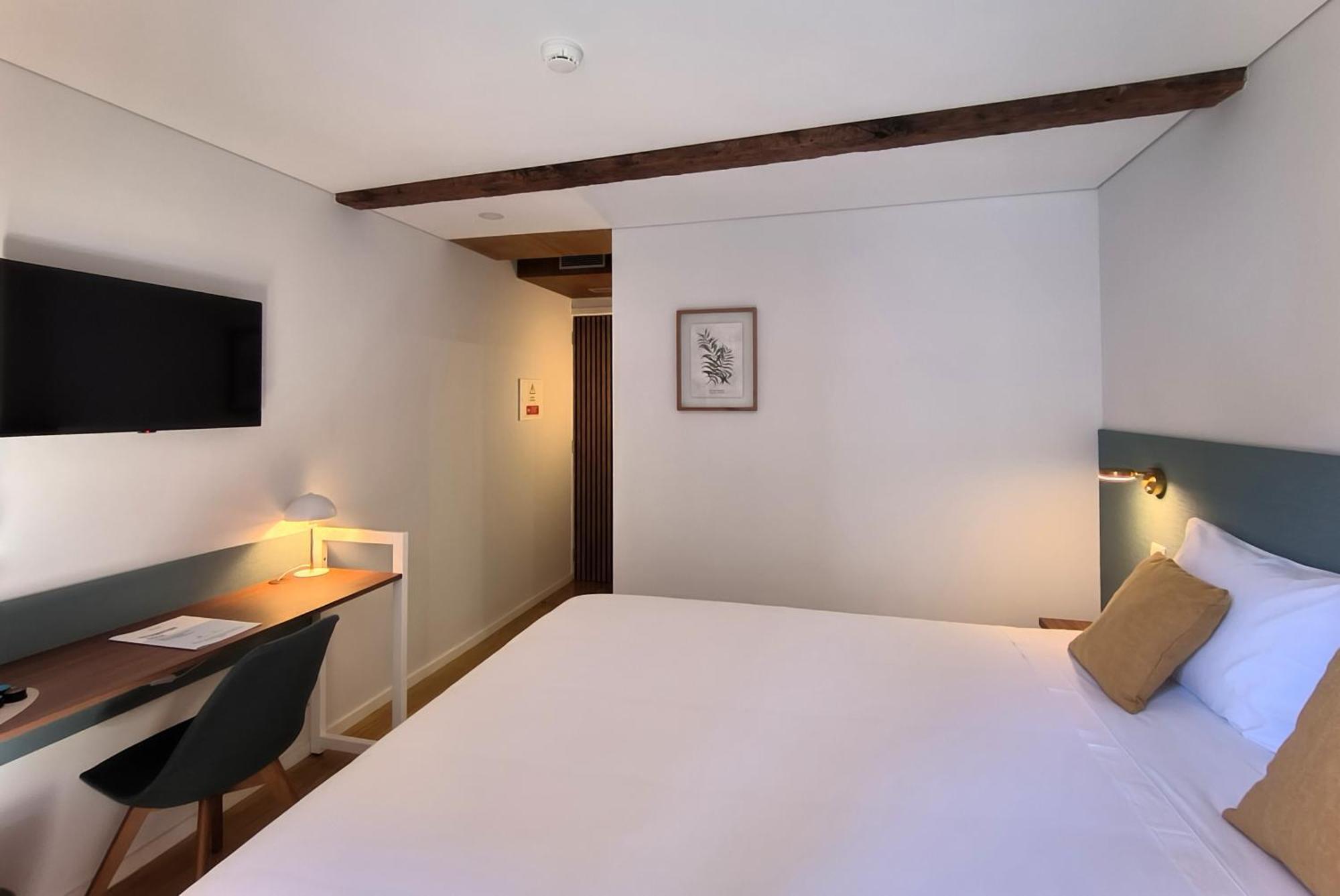Domi Suites & Studios ギマランイス エクステリア 写真